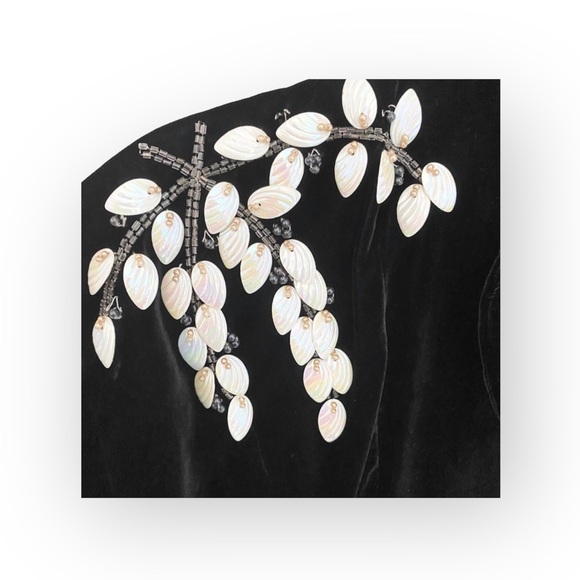 Vintage 50’s: Bernetti ❁ Mother of Pearl Embellish Peplum Velvet Jacket ❁ Black - Picture 6 of 16